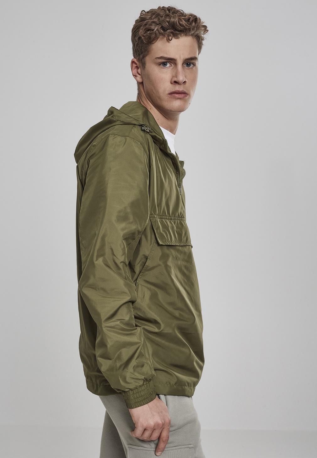 UrbanClassicsLeichteJackeBasicPullOverJacketBlack