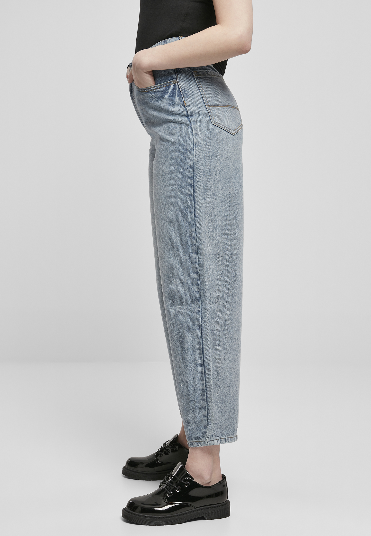 UrbanClassicsLadiesHighWaist90SWideLegDenimPantstintedlightbluewashed-26