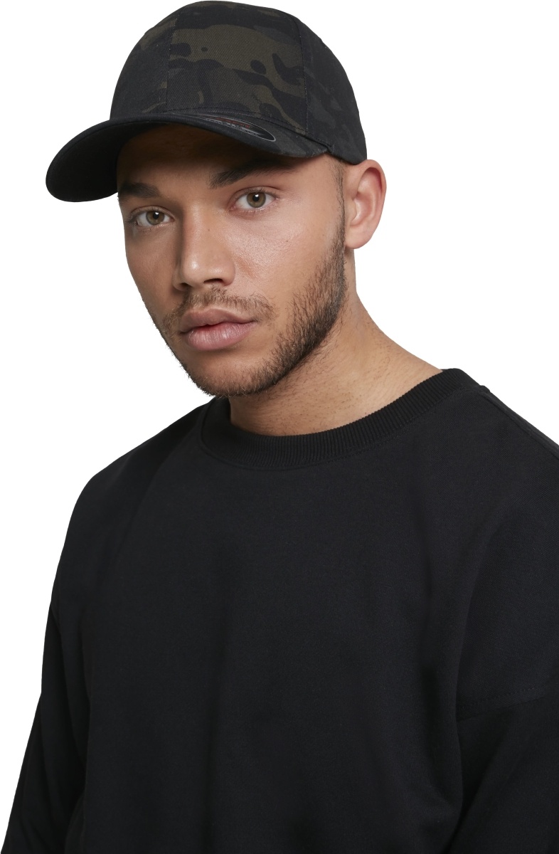 YUPOONGIncCapFlexfitMulticamCapinBlackmulticam-SM