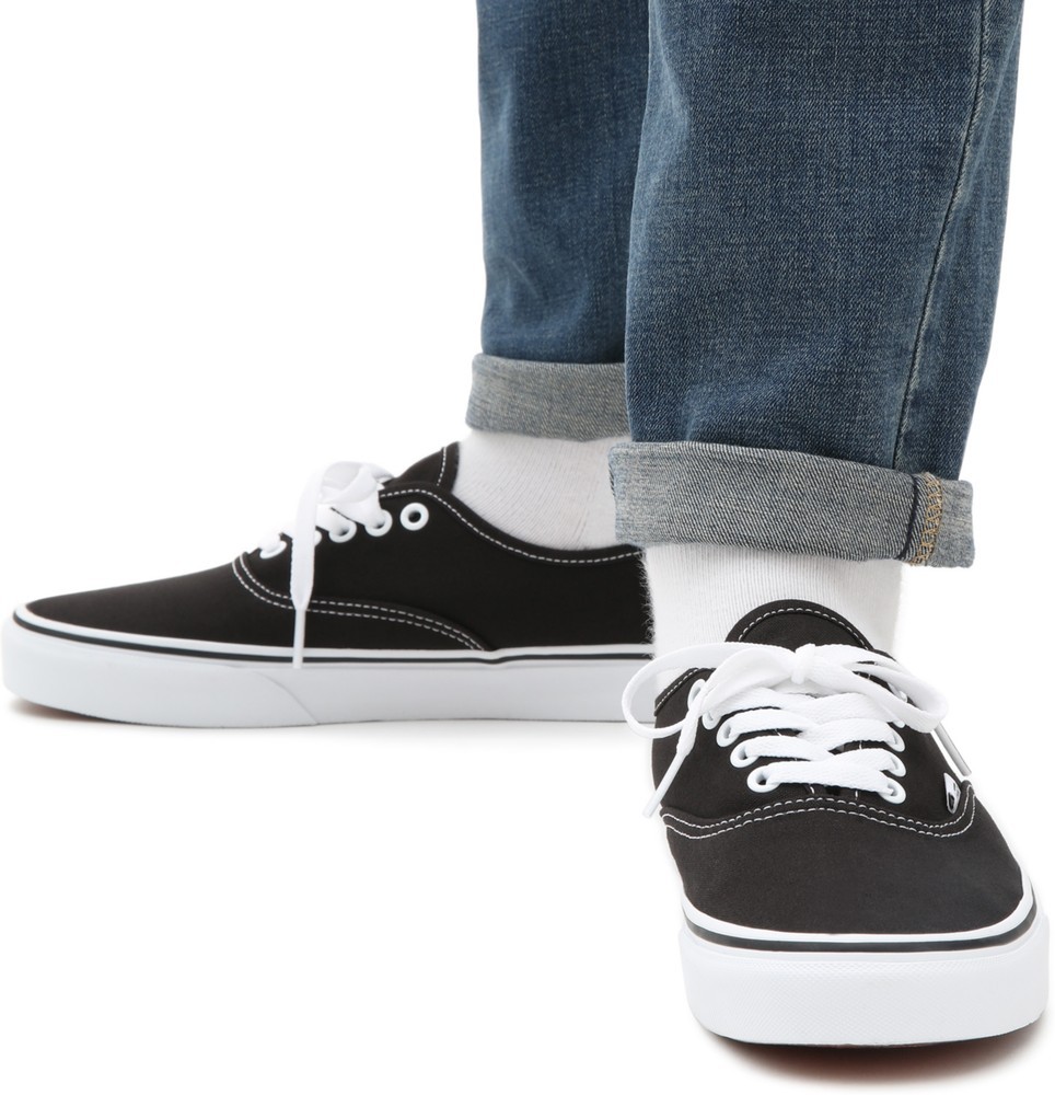 VansUnisexLifestyleClassicFTWSneakerUaAuthenticBlack-345