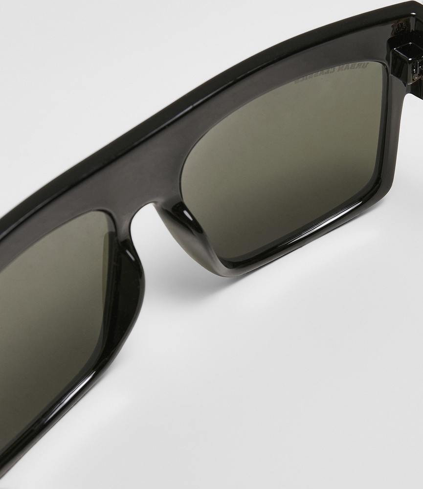 UrbanClassicsSonnenbrilleSunglassesZakynthosWithChainBlackGold