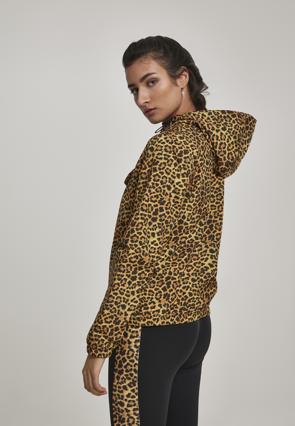 UrbanClassicsDamenLeichteJackeLadiesPatternPullOverJacketLeo