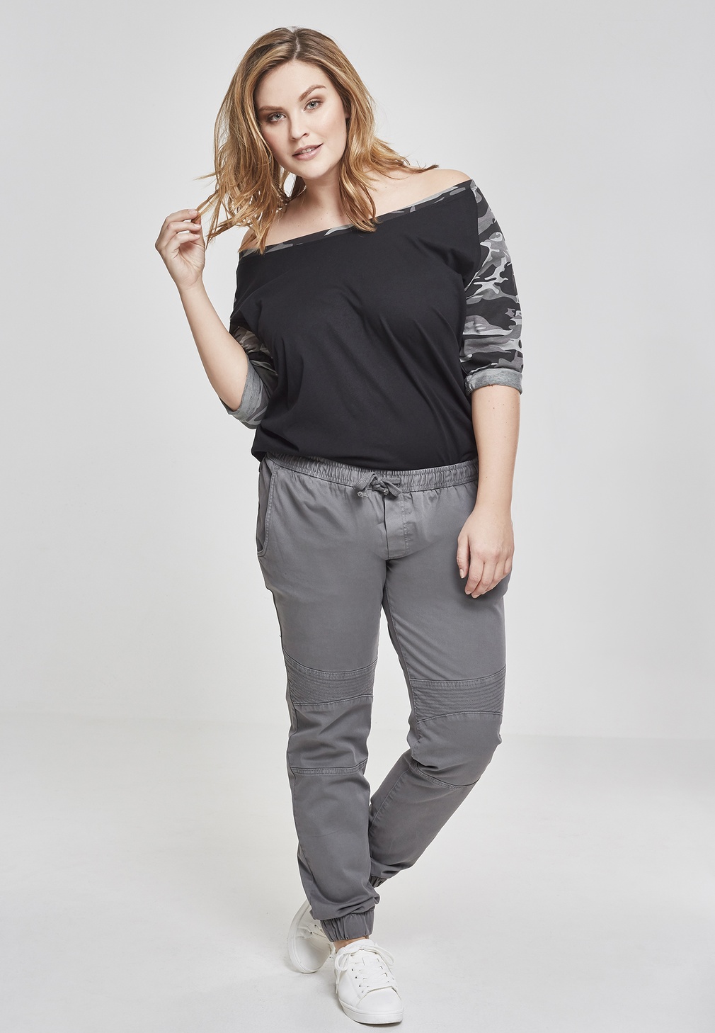 UrbanClassicsFemaleShirtLadies34ContrastRaglanTeeBlackDarkcamouflage-3XL