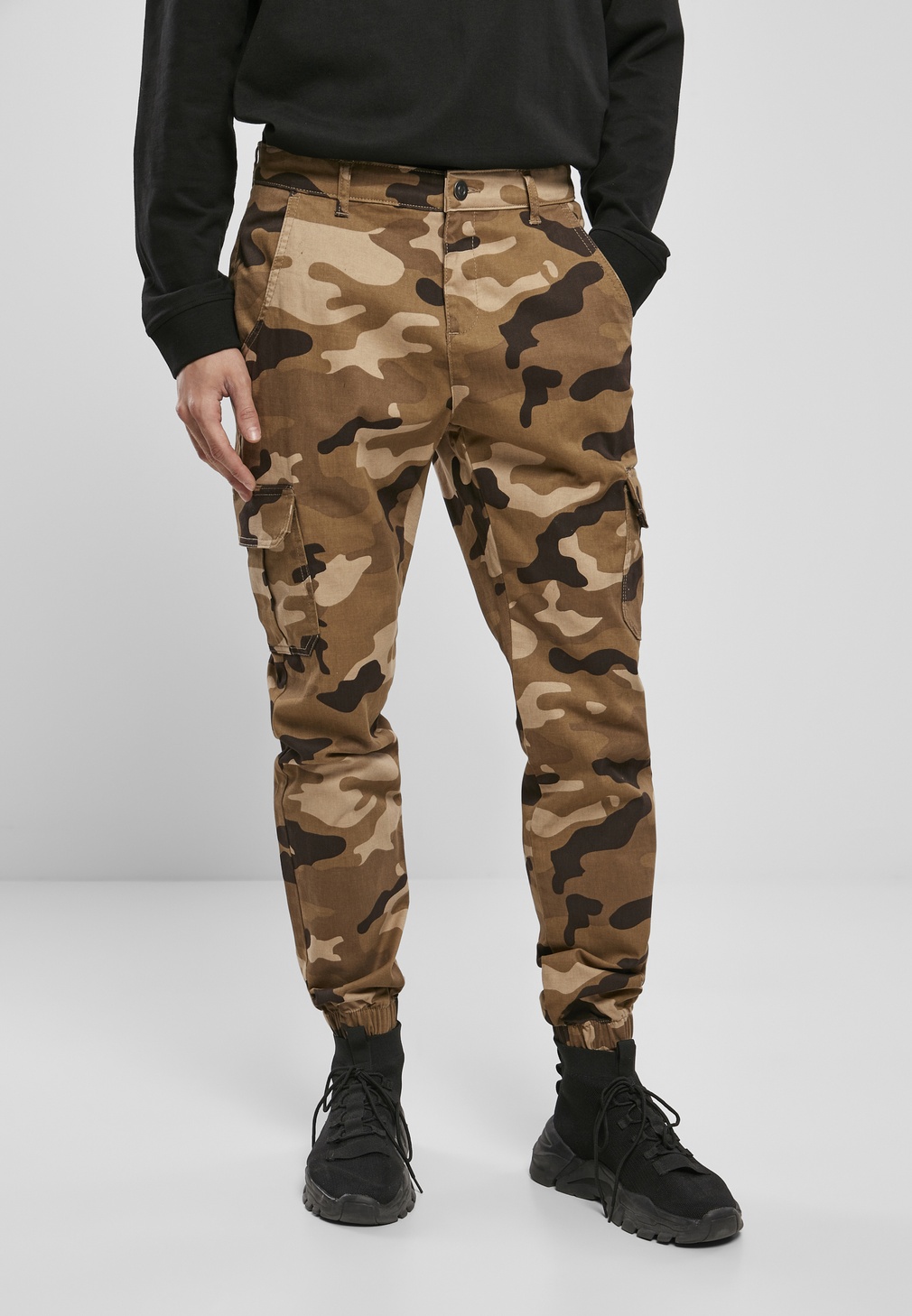 UrbanClassicsHoseCamoCargoJoggingPants20DarkgroundCamouflage-28