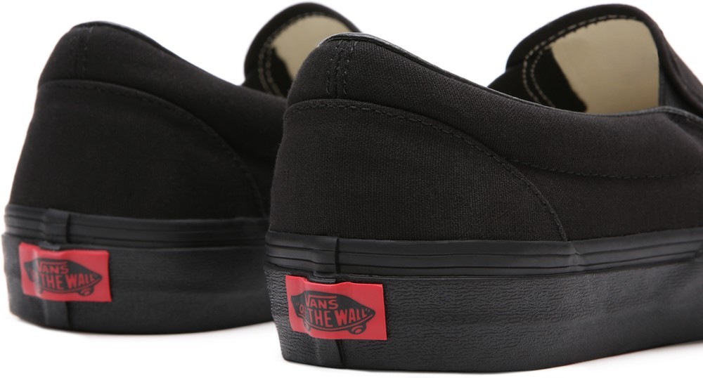 VansUnisexLifestyleClassicFTWSneakerUaClassicSlip-OnBlackBlack