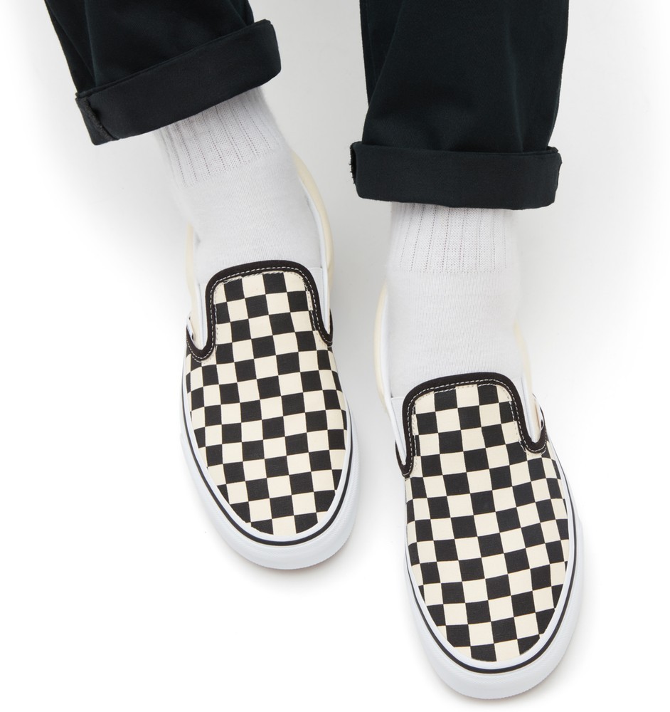 VansUnisexLifestyleClassicFTWSneakerUaClassicSlip-OnBlkWhtchckerboardWht-345