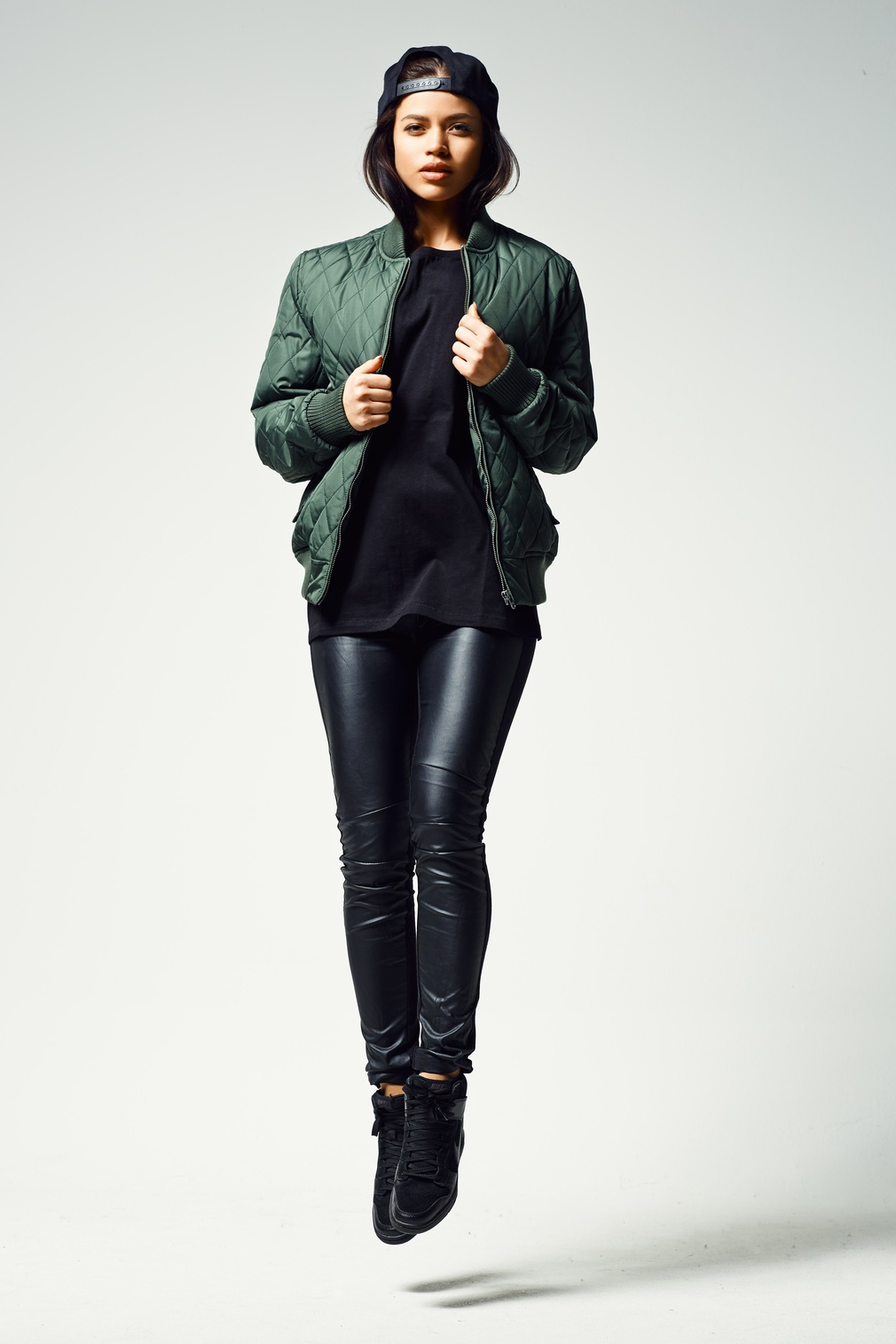 UrbanClassicsDamenLeichteJackeLadiesDiamondQuiltNylonJacketOlive-L