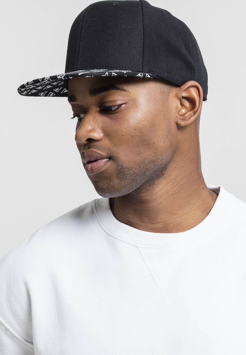 FlexfitCapHorusEyeSnapbackBlackWhite