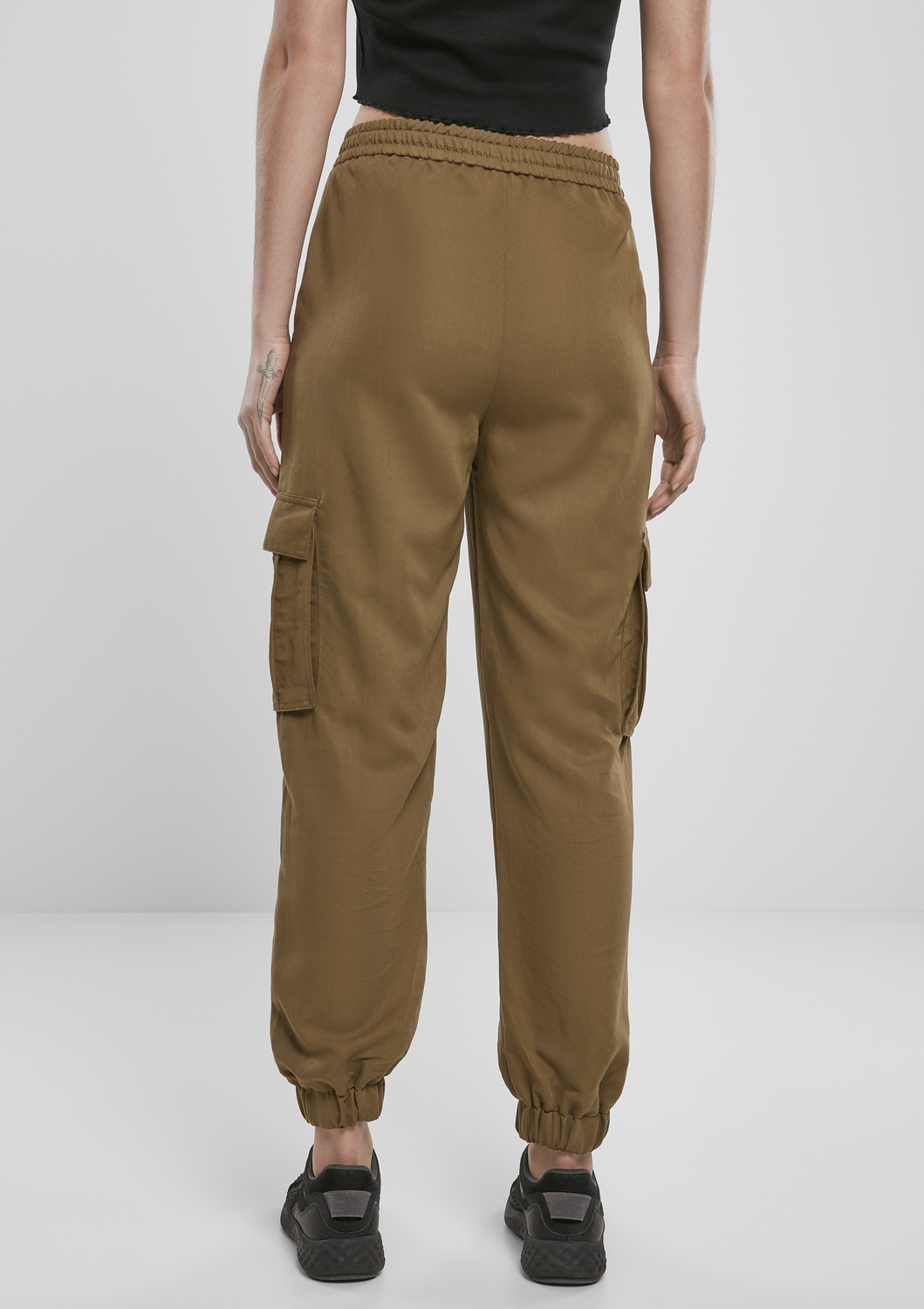 UrbanClassicsDamenHoseLadiesViscoseTwillCargoPantsSummerolive-L