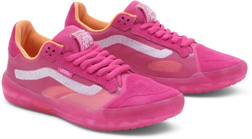 VansUnisexLifestyleClassicPlusFTWSneakerUaEvdntUltimatewafflePopOutsoleFuchsia-35