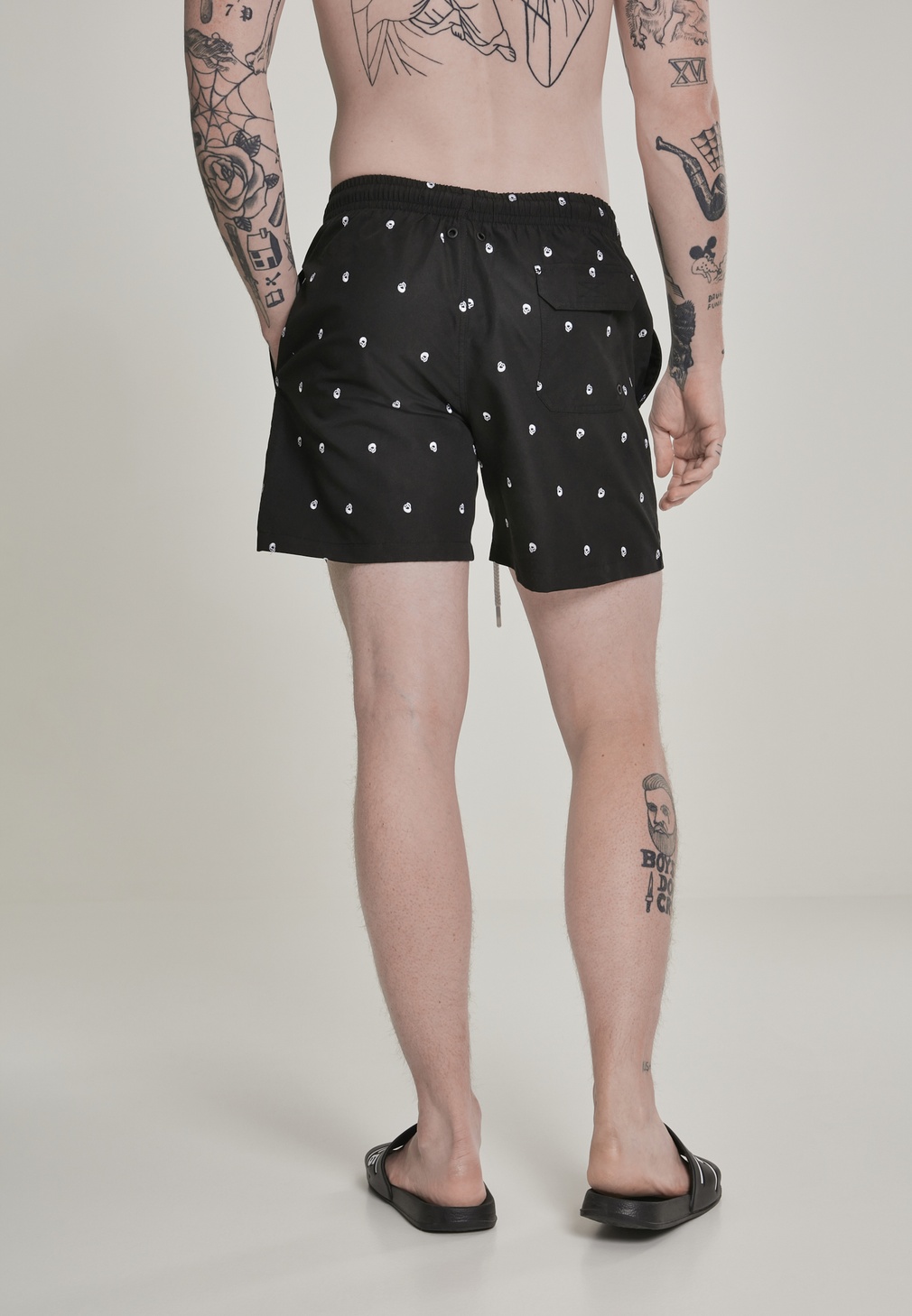 UrbanClassicsBadehoseEmbroiderySwimShortsLeafFireredNavy-3XL