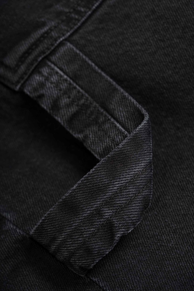 ReellShortsBelmontWorkerShort1201-025-01-001