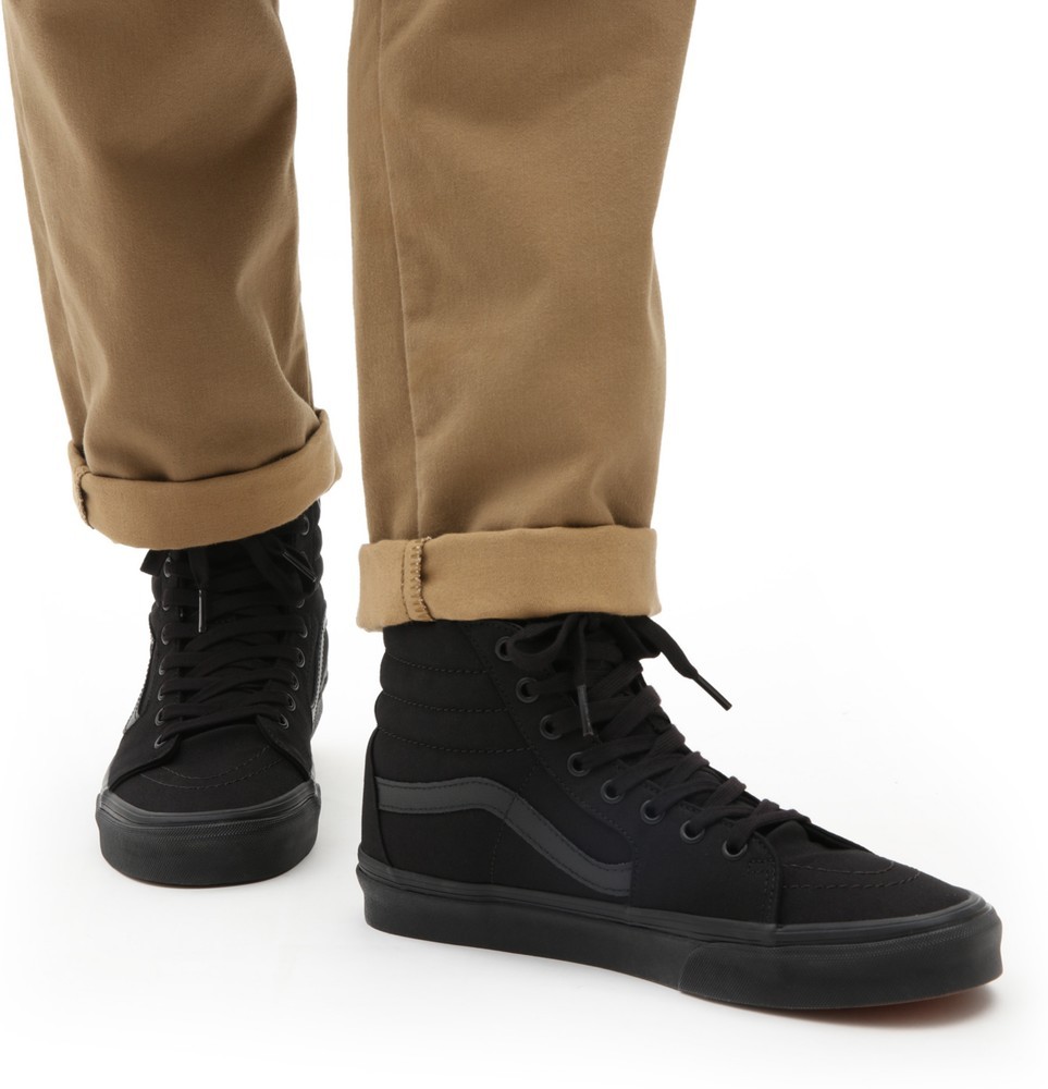 VansUnisexLifestyleClassicFTWSneakerUaSk8-HiBlackBlackBlack