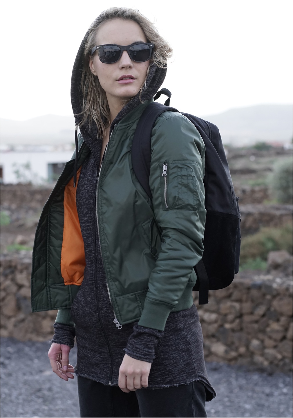 UrbanClassicsDamenBomberJackeLadiesBasicBomberJacketOlive-L