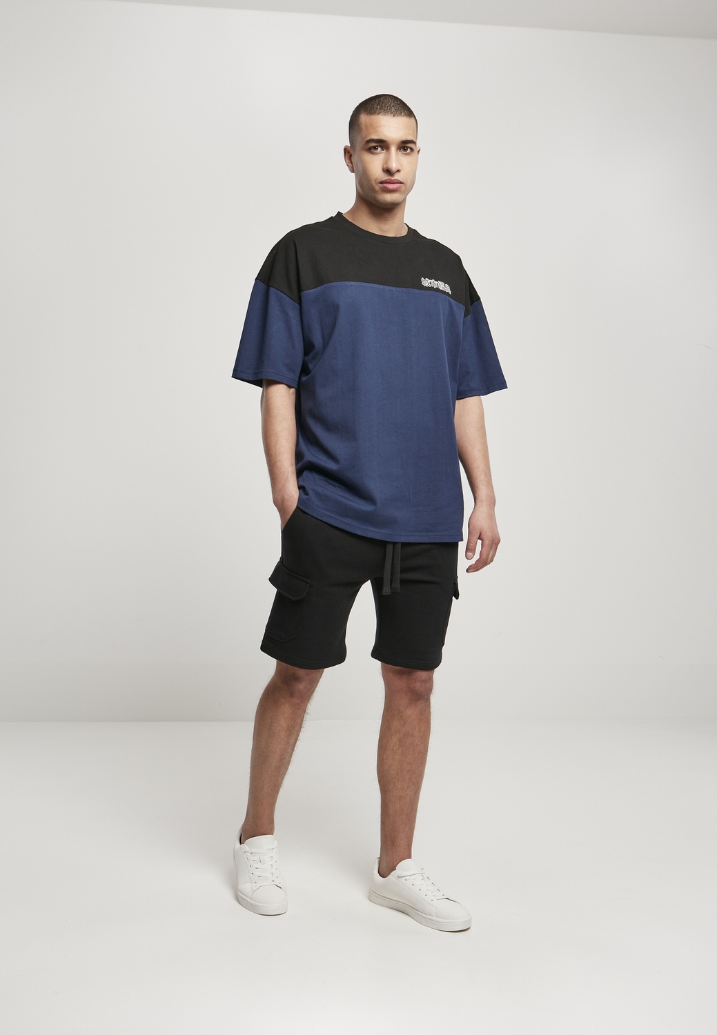 UrbanClassicsShortsOrganicCargoSweatshortsBlack