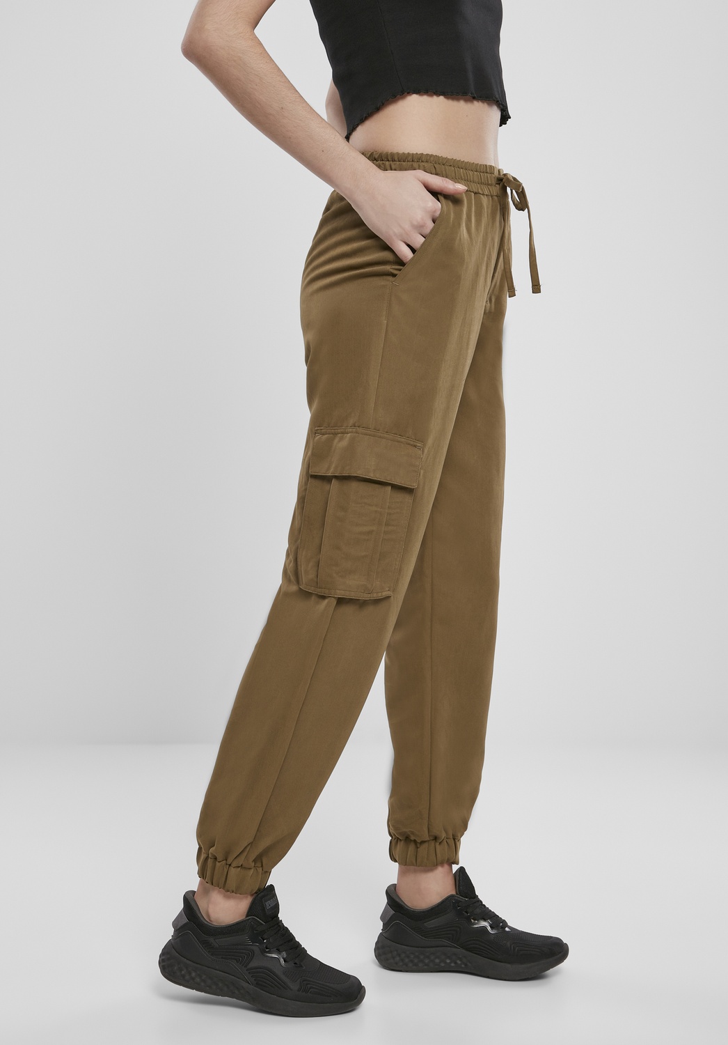UrbanClassicsDamenHoseLadiesViscoseTwillCargoPantsSummerolive-L