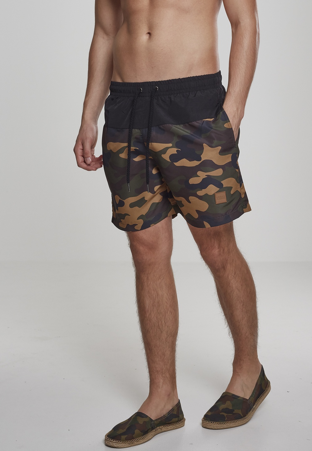 UrbanClassicsBadehoseBlockSwimShortsBlackWoodCamouflage-3XL