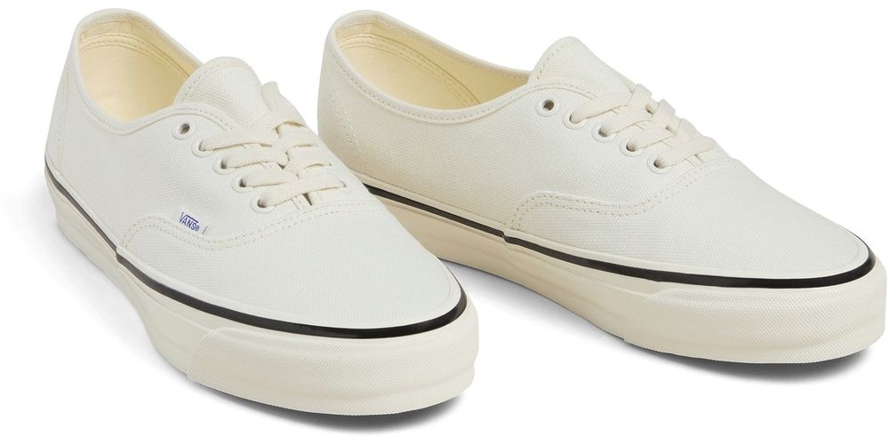 VansLifestyleClassicSneakerLxAuthenticReissue440007QZ