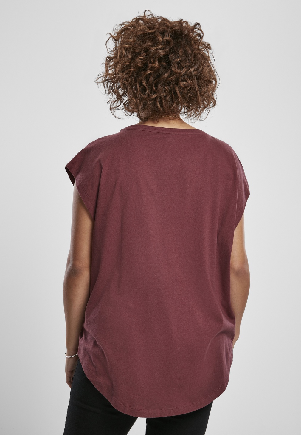 UrbanClassicsFemaleShirtLadiesBasicShapedTeeCherry-3XL