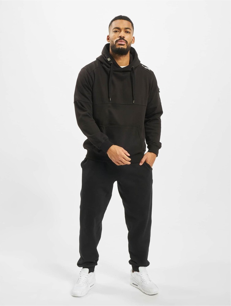 DangerousDNGRSSweatshirtMokooPerthHoodyBlack