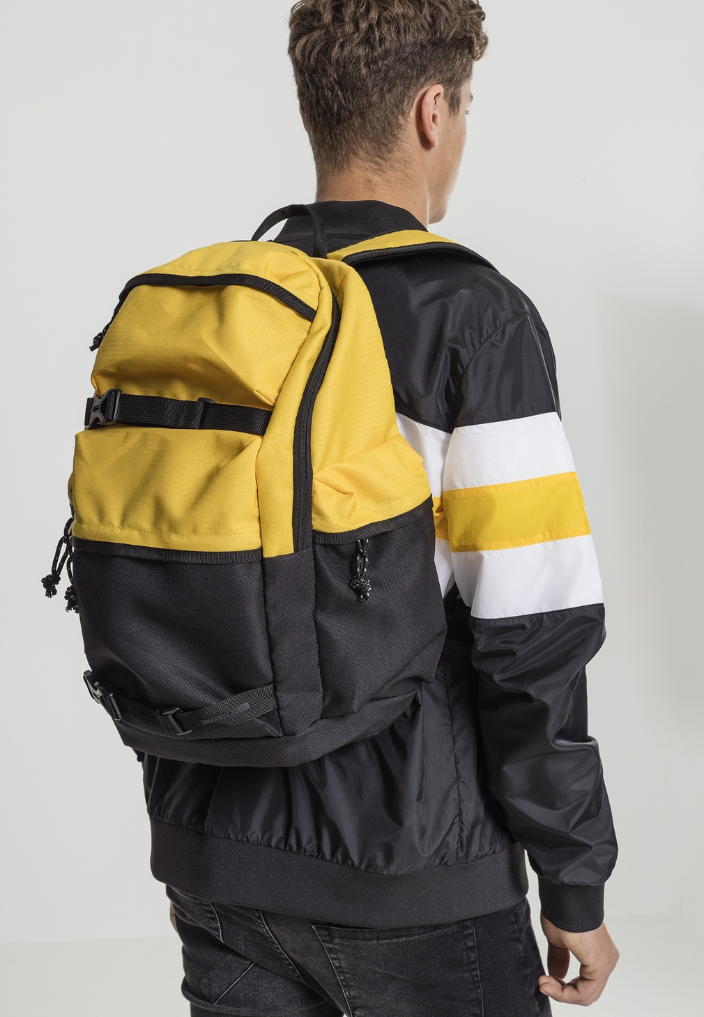 UrbanClassicsTascheBackpackColourblockingChromeYellowBlack