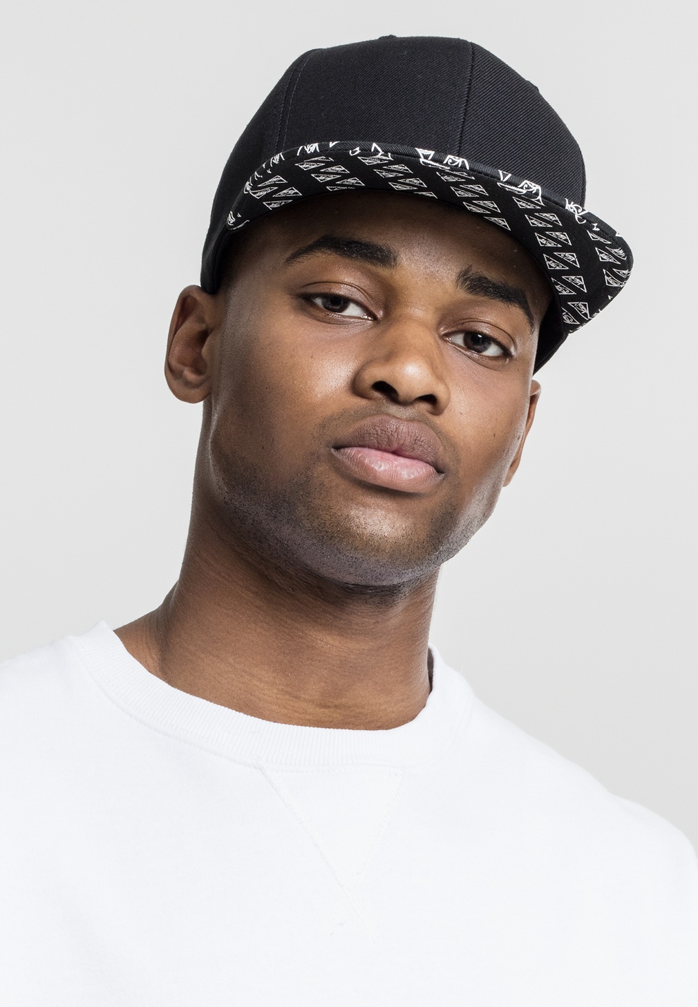 FlexfitCapHorusEyeSnapbackBlackWhite