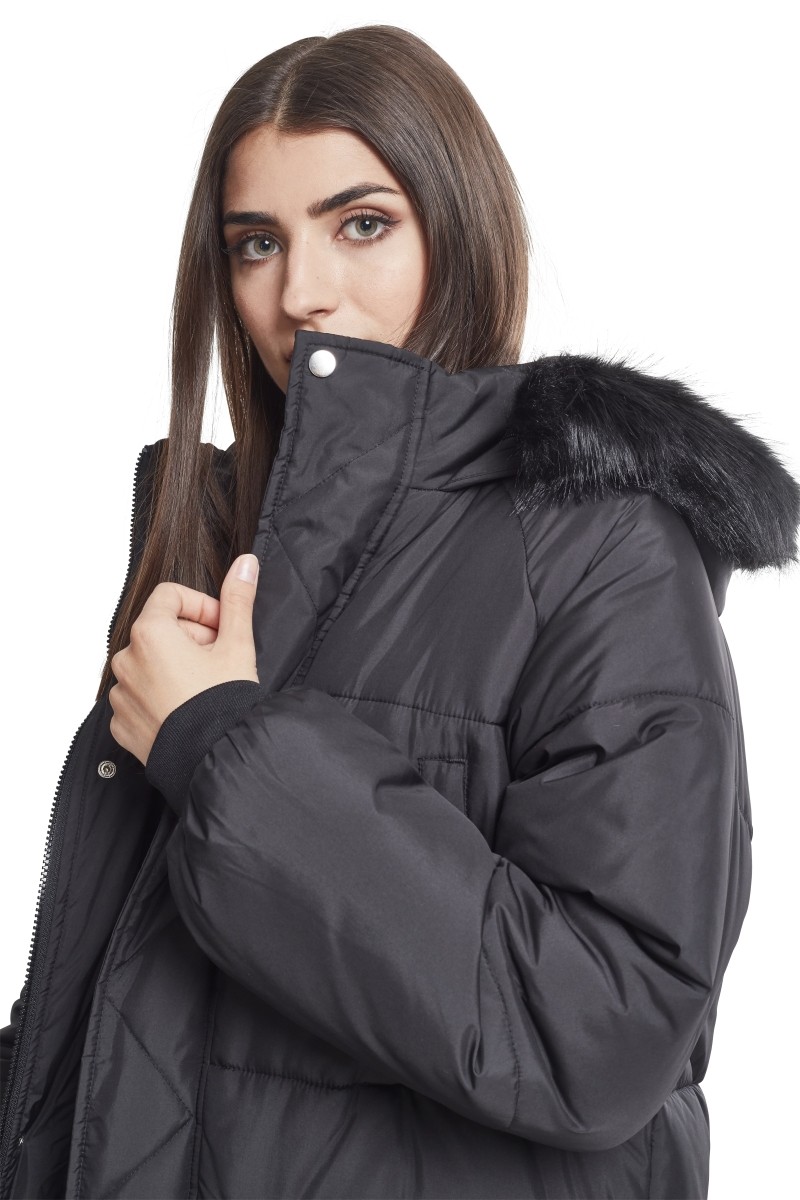 UrbanClassicsDamenJackeLadiesOversizeFauxFurPufferCoatBlack