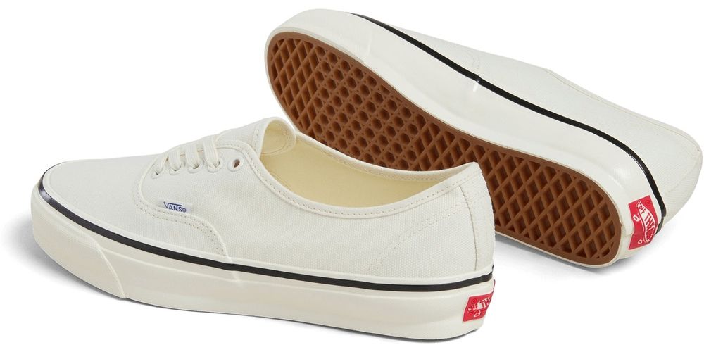 VansLifestyleClassicSneakerLxAuthenticReissue440007QZ