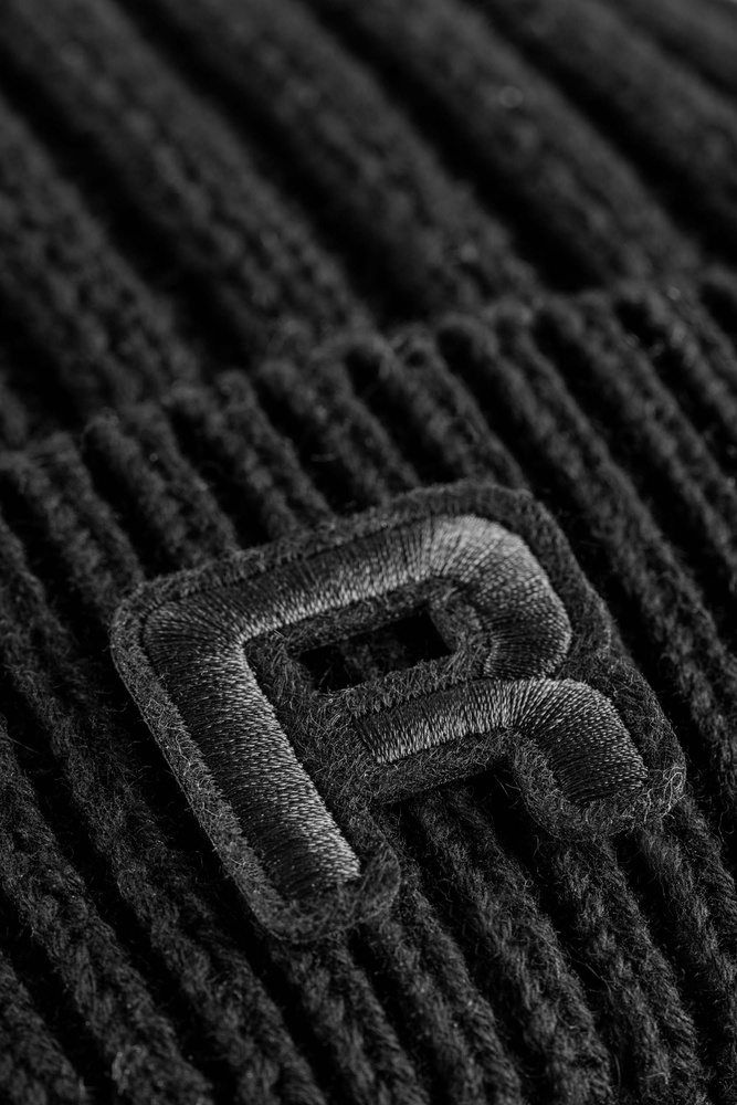 ReellMtzeEaseBeanie1404-006-04-077DeepBlack