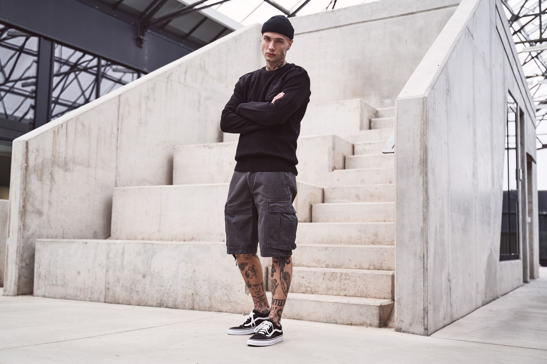 BranditHoodieSweatshirtBWPulloverinBlack-M